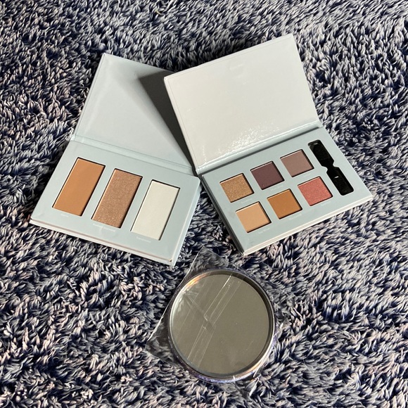 NWT❗️Ulta Beauty BLUE 2 Piece Mini Variety Cosmetic Sampler Set & Compact Mirror - Picture 1 of 8